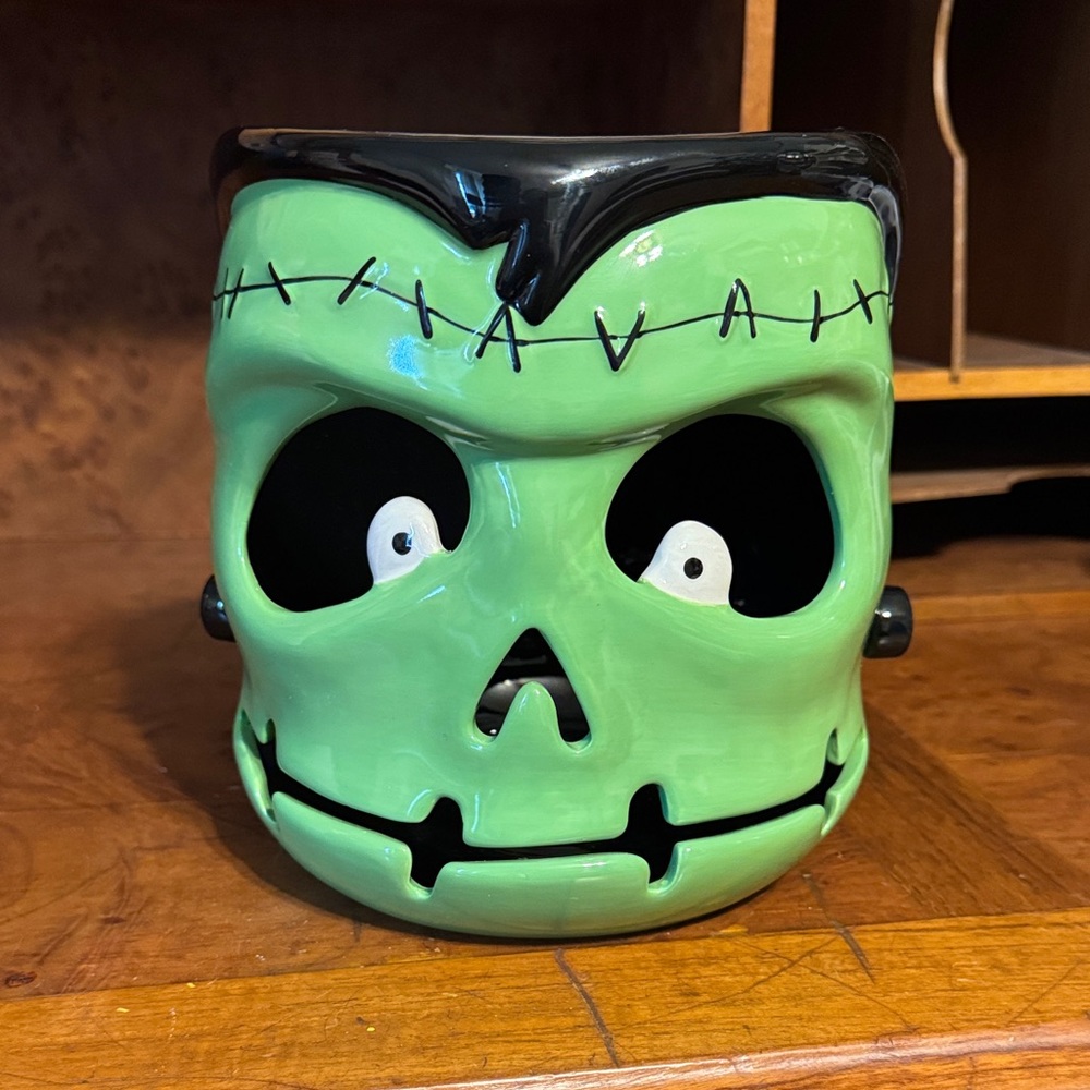 RARE!!! Slatkin & Co Green Frankenstein candle holder NWT‎